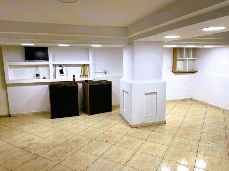 Business premises for rent in the heart of Ish-Blloku, near the Agimi buildings