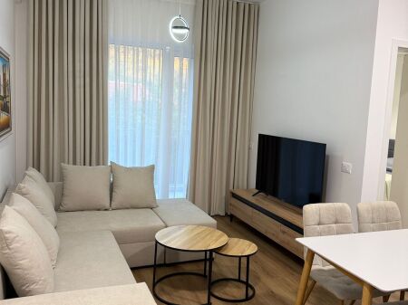 Jepet me qira apartament 1+1 në Fresk!