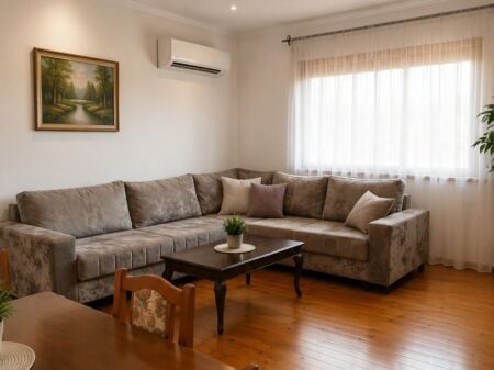 Jepet me qera apartament 3+1+2 ballkone Kodra Priftit 45,000 Leke