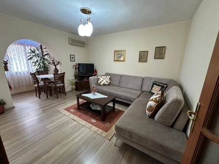 🏢Pas Ambasades Amerikane jepet me qera apartament 1+1,i mobiluar. 55,000Leke