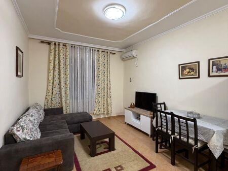 Apartament 1+1 me qira – Medreseja !