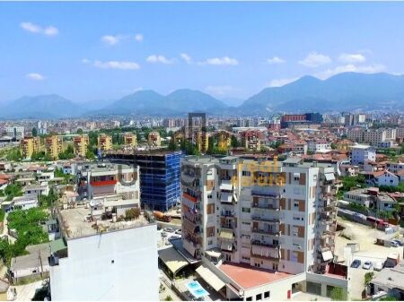 Shitet, Dyqan, Pranë Kristal Center, Tiranë - 170.000 € | 70m²