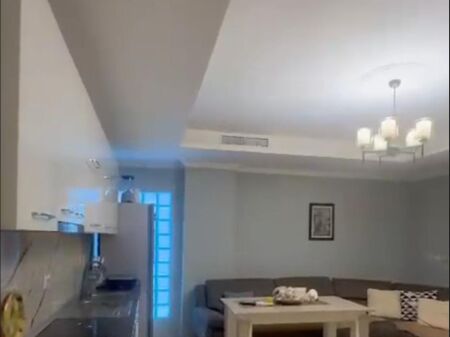 Shitet 2+1+2 dhe garazhd, Kamez. 150,000 €