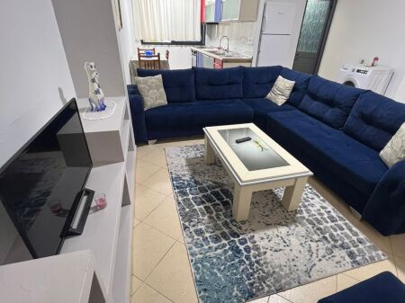 🏠Via 5 Maji, si affitta il secondo piano di una villa 1+1 arredata, 40.000 Leke