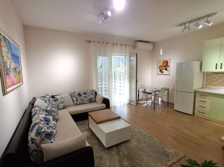 Affitto | Apartament 2 + 1 | Liqeni i Thate | 720 €/mese
