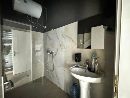  Commercial space for rent on Bardhok Biba Street