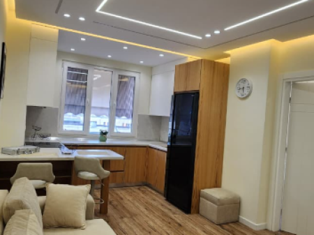 Apartament 1+1 me qira – pranë Universitetit Zonja e Këshillit të Mirë