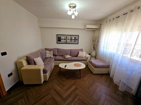 Super Apartament 2+1 Me Qera Prane Drejtorise se Policise Durres