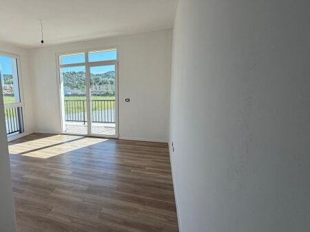 Apartment 2+1 for sale in Old Sauk
