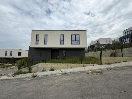 Individual villas for sale at Farka Lake.