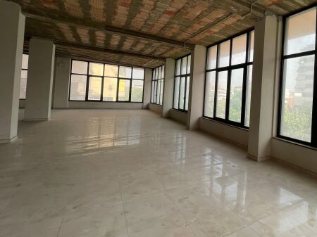 🏢 Ambient biznesi me qira tek Mbikalimi i Komunës