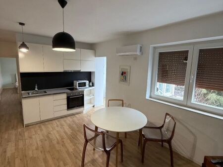 💥 Jepet me Qira Apartament 1+1 – 📍 Rruga e Elbasanit