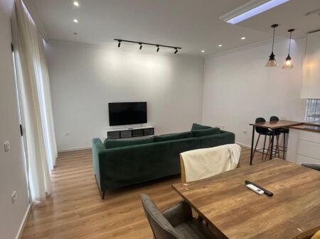 Jepet me Qira – Apartament 1+1 | Rruga Loni Ligori, Astir, Tiranë