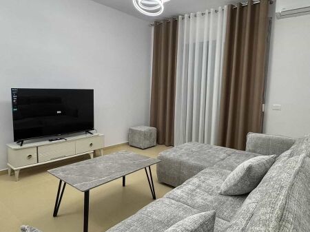Jepet me qera Apartamenti 2+1+2, rruga Ndre Mjeda Kompleksi Star  700 mije leke