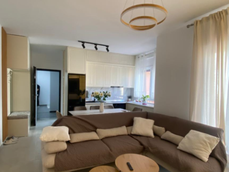 Appartamento 2+1+2 in affitto – Pazari i Ri