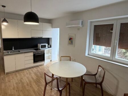 📌Jepet apartament 1+1 me qira tek Rrugica e Sales