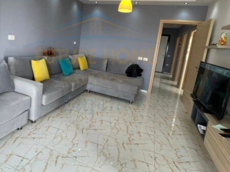 Shitet, Apartament 2+1+Verande, Fresk, Tirane.
