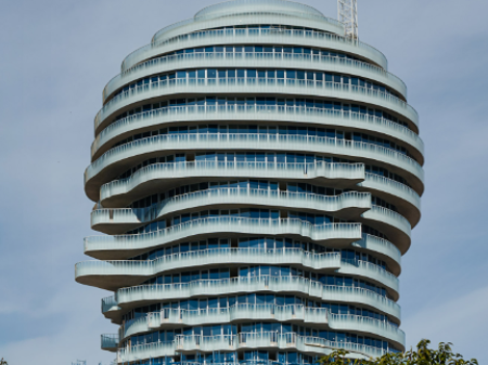 🏡 SHITET APARTAMENT 1+1 – Tirana’s Rock, Sheshi Skënderbej