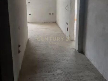 Apartament 1+1 në shitje në zonën Plazh Iliria, Durrës.
