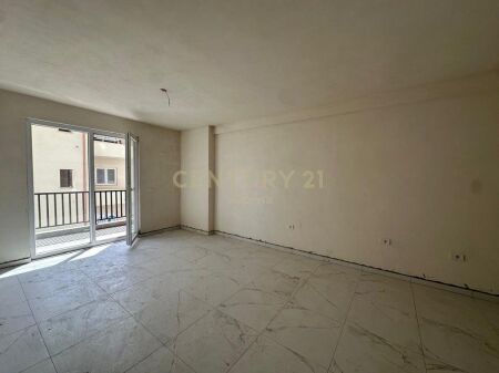 2+1 Apartment for Sale – New Modern Residence in Kamëz