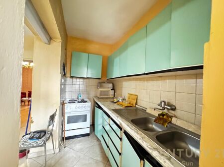 VENDESI APPARTAMENTO 3+1 AL MOZAIKU DI TIRANA 185.000 € Sup. Totale  100m2