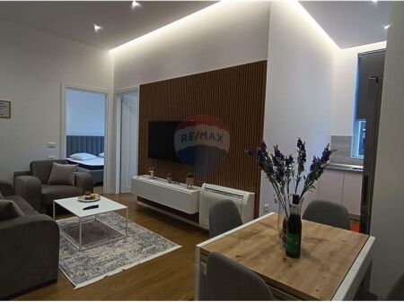 Apartament 2+1 per qira tek Blloku i Ambasadave!