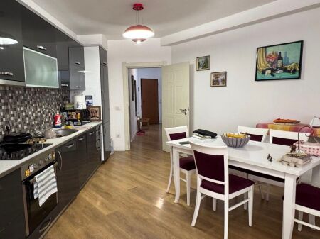 Shitet apartament 2+1+2wc Yzberisht