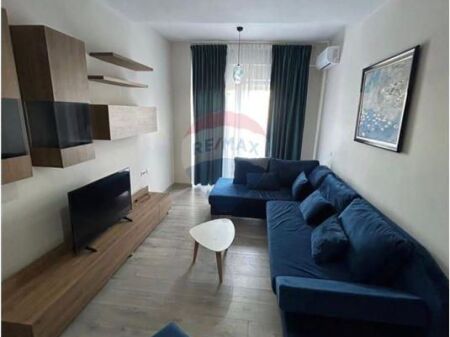 Jepet me qira apartament 1+1 ne Xhamllik