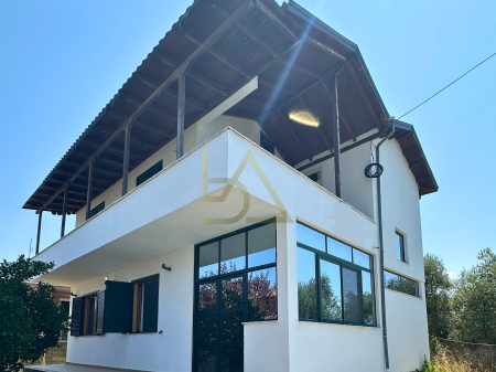 Villa in vendita – Durazzo, Via Unaza
