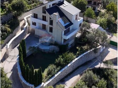 Villa for rent, Petrele