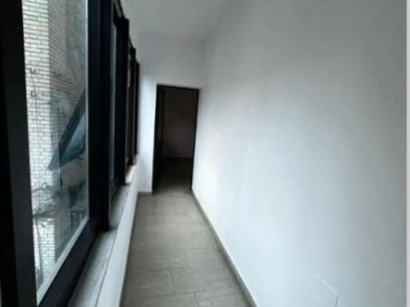 AMBIENTE SU 2 PIANI IN AFFITTO PER UFFICI 230 M2