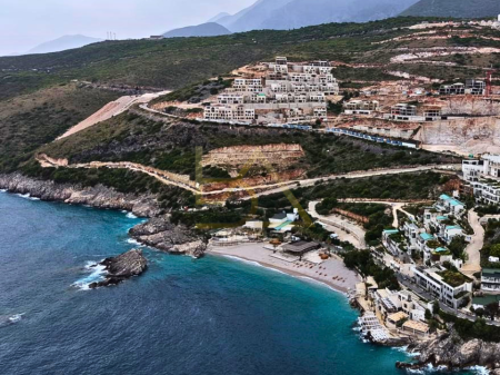 Shitet Apartament – Folie Village, Jalë