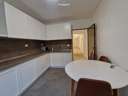 Zyre Me Qera 4+1 Tek Rruga e Durresit ( ID BZ2943) Tirane