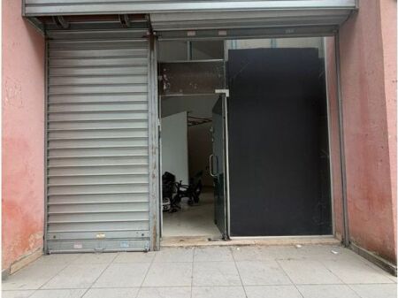 COMMERCIAL UNIT FOR SALE AT THE PARIS MUNICIPALITY BEHIND EHW