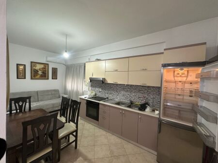 📣 QERA Apartament 1+1 📍Komuna e Parisit, Prane Kompleksi Kika 1 ✨