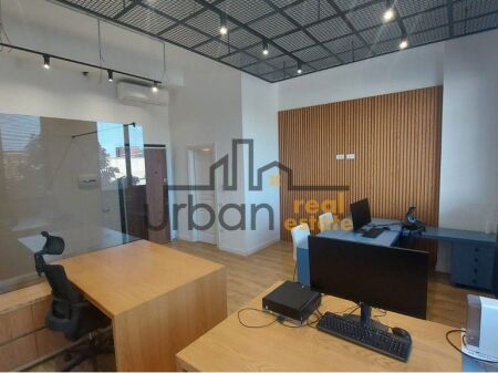 Shitet Ambient Zyre te Rr Kongresi Manastirit, Tiranë - 105,000€ | 42 m²