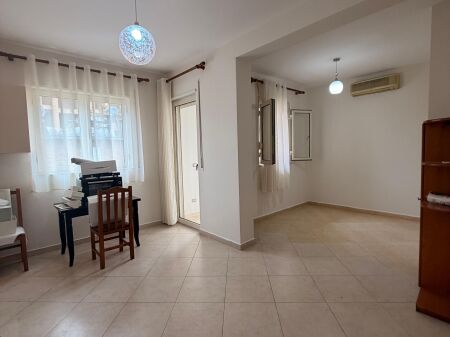 Apartament me qera