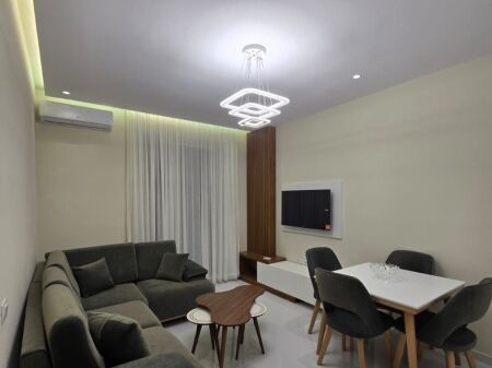Jepet me qera Apartamenti 1+1 , Univers City prane QTU-se 400 mije leke