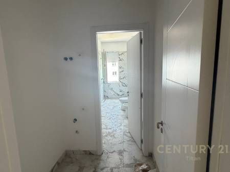 Apartament 2+1+ballkon ne shitje tek White Crown Residence ne Kamez