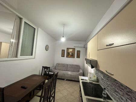🏡 Appartamento 1+1 in Affitto 📍 Comune di Parigi, Complesso Kika 1💰 Prezzo: 50.000 lek/mese