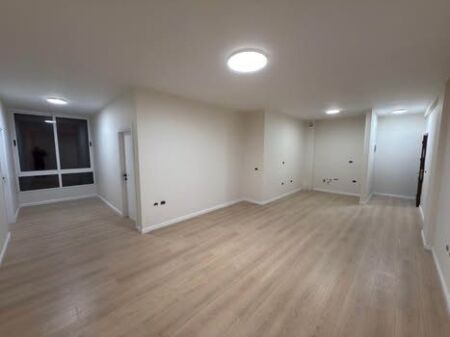 Apartament 3+1 per shitje prane fondacionit eleonore Kodra e Diellit