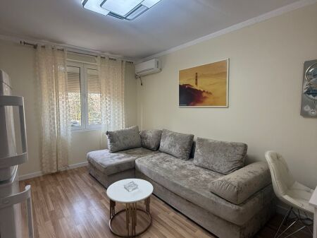 For rent 1+1 existing building 2nd floor furnished 50000 lek