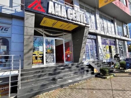 SHOP FOR SALE 70 M2 - BULEVARDI BLU, KAMEZ