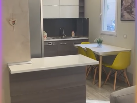 SHITET APARTAMENT 2+1 + BALLKON, selitë