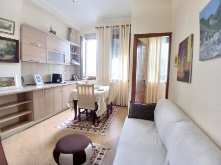 Appartamento 1+1+1 Balcone In Affitto