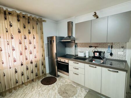 Piazza Wilson, affittasi appartamento 1+1! 50.000 Leke