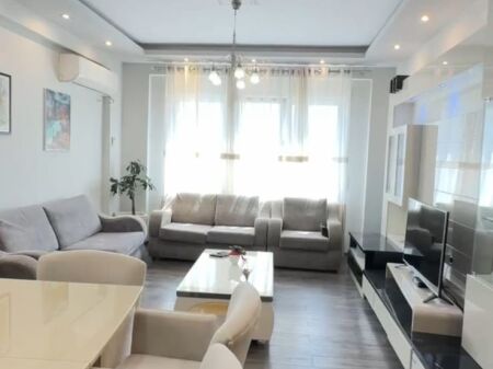 Shitet apartament 2+1+2 tek Kopshti Zoologjik