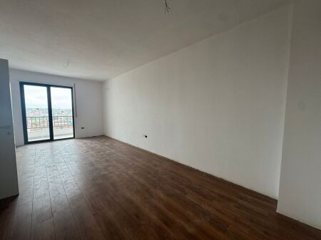 🏡 SHITET APARTAMENT – Rruga e Dibrës, pranë Komisariatit Nr. 4