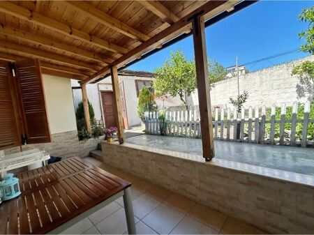 🏡 SHTËPI PRIVATE 1+1 ME QIRA PRANË CENTRALIT, VLORË