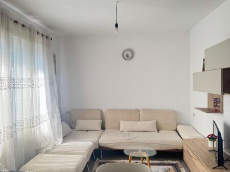 Appartamento 1+1 in affitto a Shkoze
